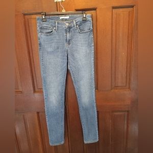 Levi Strauss 711 Skinny Jean's Size 30